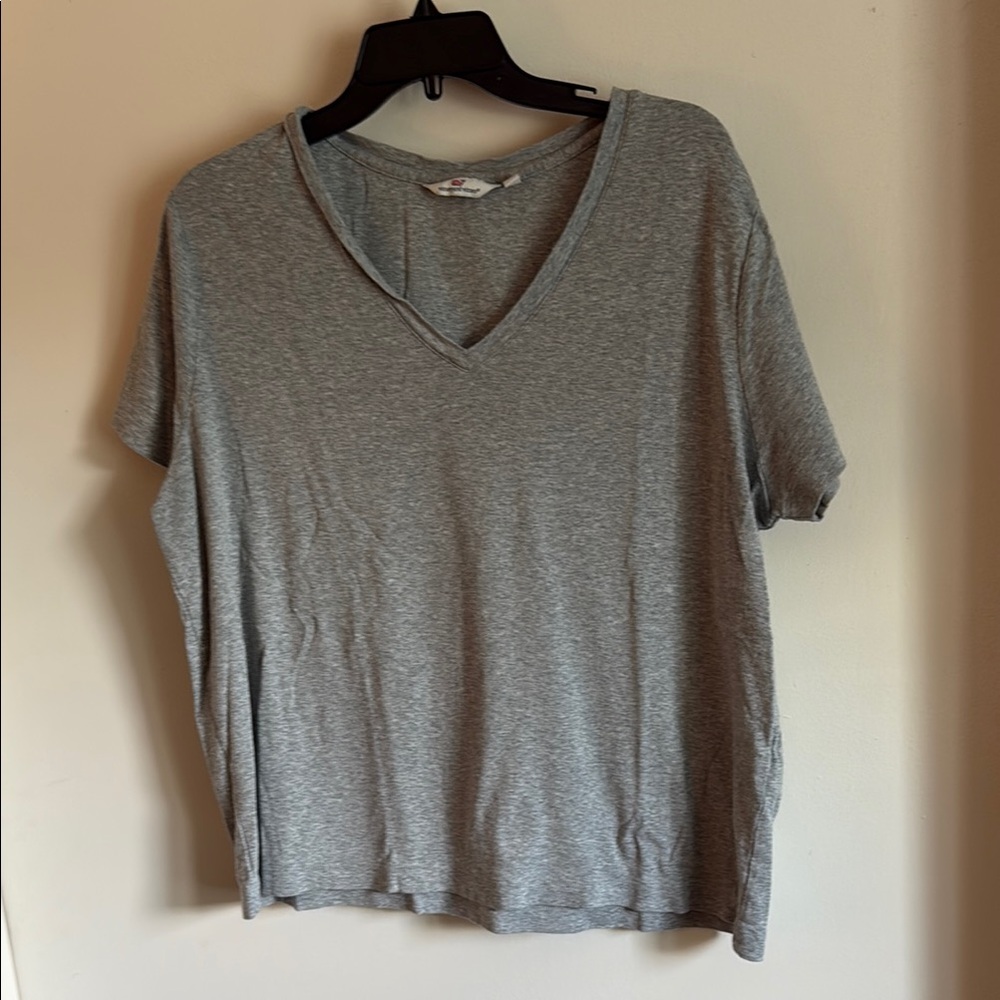 Vineyard Vines Gray V-Neck Women's Top size 2x